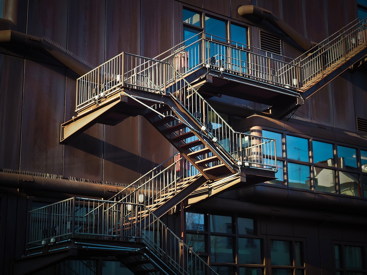 expert en rénovation d'escaliers en bois : restauration, modernisation et finition sur mesure pour sublimer votre intérieur.